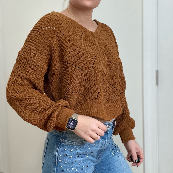 Chenille Double V-neck Scallop Hem Pullover Sweater - Picture 3 of 8